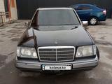 Mercedes-Benz E 220 1994 года за 1 900 000 тг. в Шымкент – фото 5