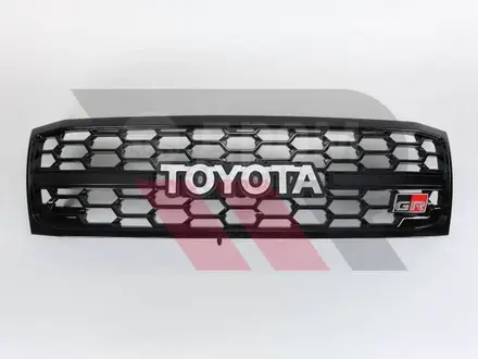 Решетка радиатора Toyota LC 100 за 35 000 тг. в Алматы – фото 3