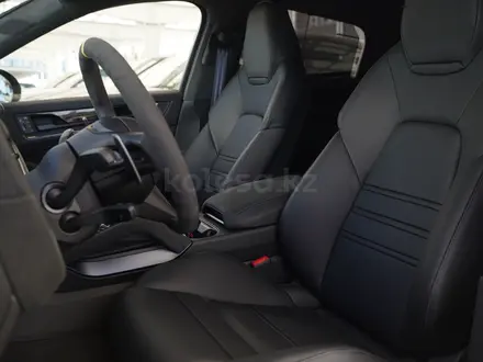 Porsche Cayenne Coupe Turbo GT 2026 года за 198 200 000 тг. в Астана – фото 13