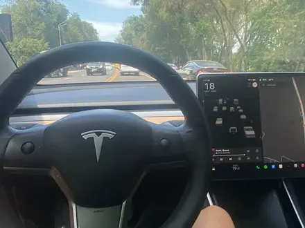 Tesla Model 3 2019 года за 13 000 000 тг. в Алматы – фото 2