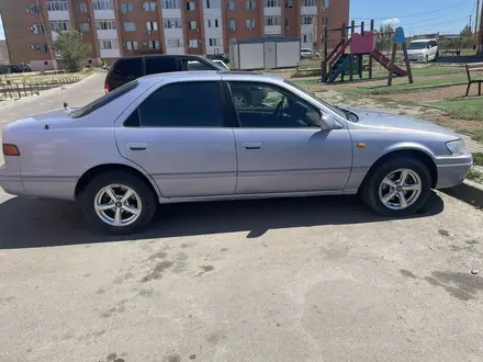 Toyota Camry 1998 года за 3 300 000 тг. в Балхаш – фото 5