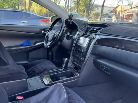 Toyota Camry 2015 года за 9 100 000 тг. в Алматы – фото 11