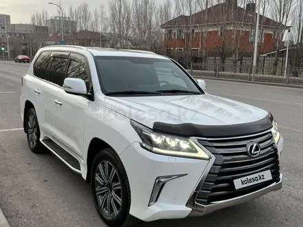 Lexus LX 570 2016 года за 36 000 000 тг. в Астана