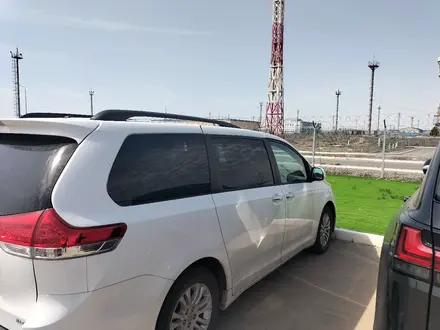 Toyota Sienna 2014 года за 9 000 000 тг. в Актау – фото 2