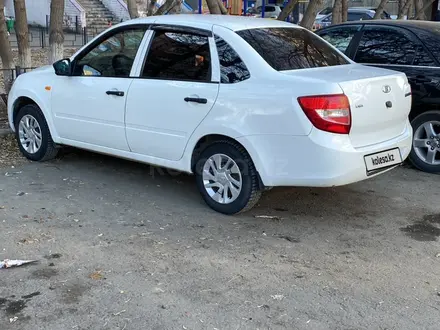 ВАЗ (Lada) Granta 2190 2015 года за 2 750 000 тг. в Семей – фото 2