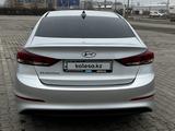Hyundai Elantra 2017 года за 7 000 000 тг. в Актобе – фото 4