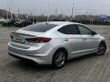 Hyundai Elantra 2017 года за 7 000 000 тг. в Актобе – фото 3