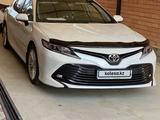 Toyota Camry 2021 года за 15 500 000 тг. в Атырау