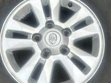 TOYOTA LAND CRUISER 200 диски с резиной R17 за 140 000 тг. в Алматы