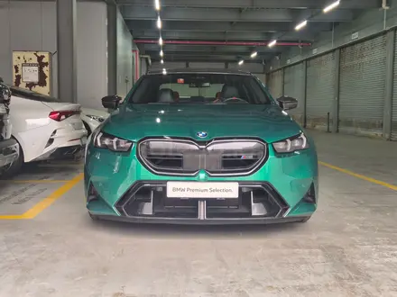 BMW M5 2024 года за 76 000 000 тг. в Астана – фото 2