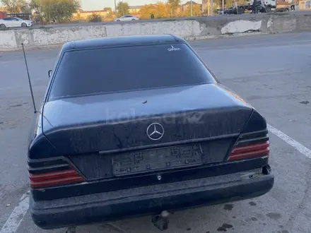 Mercedes-Benz E 230 1988 года за 800 000 тг. в Караганда – фото 5