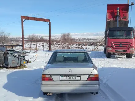 Mercedes-Benz E 260 1988 года за 1 100 000 тг. в Шымкент – фото 5