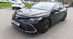 Toyota Camry 2022 года за 15 990 000 тг. в Алматы – фото 3