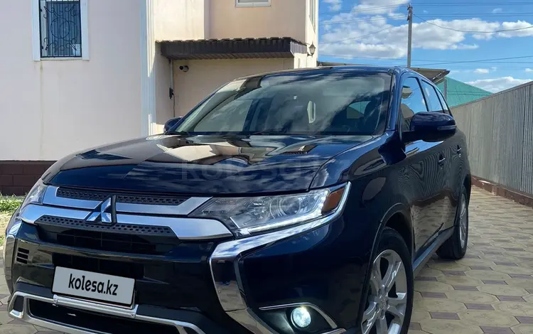 Mitsubishi Outlander 2015 годаүшін5 200 000 тг. в Атырау