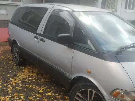 Toyota Previa 1994 года за 1 800 000 тг. в Усть-Каменогорск – фото 2