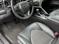 Toyota Camry 2020 года за 9 700 000 тг. в Алматы – фото 6