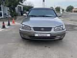 Toyota Camry 1999 года за 3 400 000 тг. в Алматы – фото 2