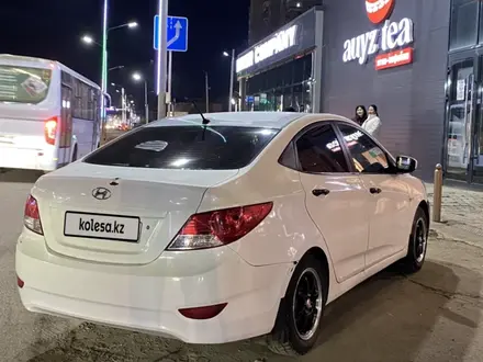 Hyundai Accent 2013 года за 4 000 000 тг. в Уральск – фото 2