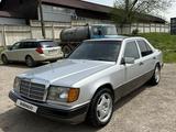 Mercedes-Benz E 230 1990 года за 1 800 000 тг. в Алматы