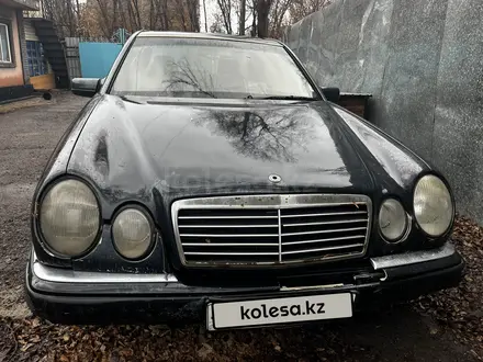 Mercedes-Benz E 230 1997 года за 1 200 000 тг. в Караганда – фото 19