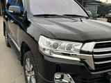 Toyota Land Cruiser 2018 года за 32 900 000 тг. в Алматы – фото 2