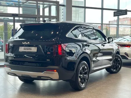 Kia Sorento Luxe 2026 года за 20 390 000 тг. в Костанай – фото 2