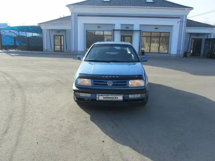 Volkswagen Vento 1993 года за 1 830 000 тг. в Караганда – фото 2