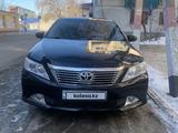 Toyota Camry 2012 года за 9 000 000 тг. в Уральск – фото 2