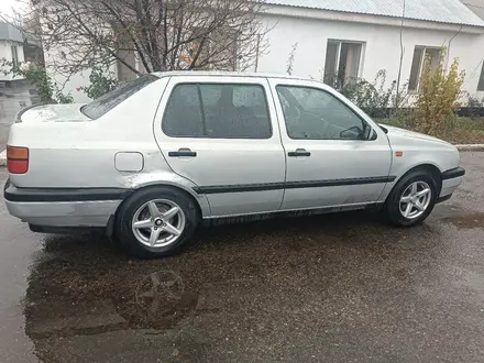 Volkswagen Vento 1993 года за 1 600 000 тг. в Тараз – фото 4