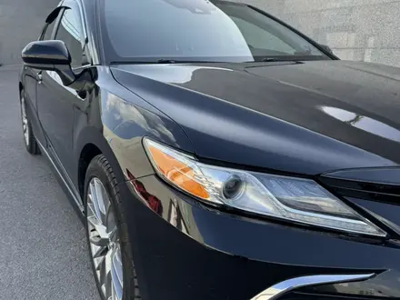 Toyota Camry 2022 года за 14 000 000 тг. в Шымкент – фото 2