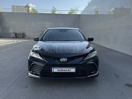 Toyota Camry 2022 года за 14 000 000 тг. в Шымкент