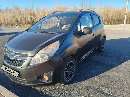 Chevrolet Spark 2011 года за 2 600 000 тг. в Шымкент – фото 2