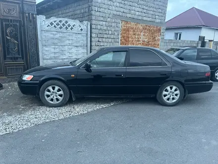 Toyota Camry 1998 года за 3 800 000 тг. в Кентау – фото 2