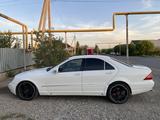 Mercedes-Benz S 500 1999 года за 2 500 000 тг. в Жаркент – фото 3