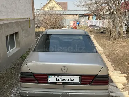 Mercedes-Benz E 300 1989 года за 1 300 000 тг. в Алматы – фото 4