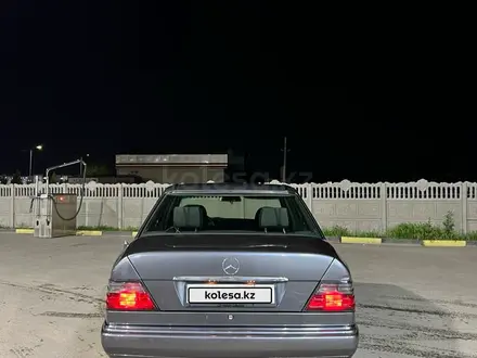 Mercedes-Benz E 220 1995 годаүшін2 700 000 тг. в Тараз – фото 9