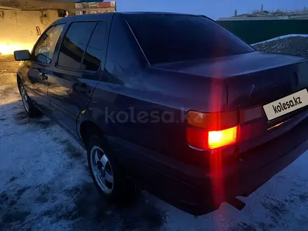 Volkswagen Vento 1993 года за 1 055 004 тг. в Семей – фото 5