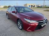 Toyota Camry 2015 года за 4 200 000 тг. в Актобе – фото 2