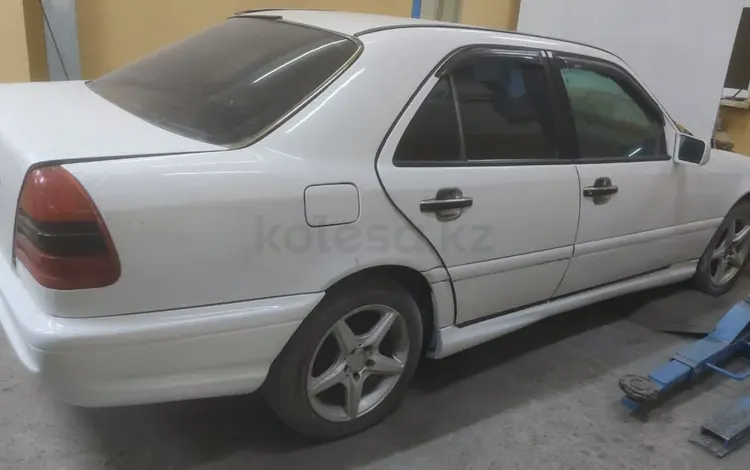 Mercedes-Benz C 280 1995 годаfor900 000 тг. в Алматы