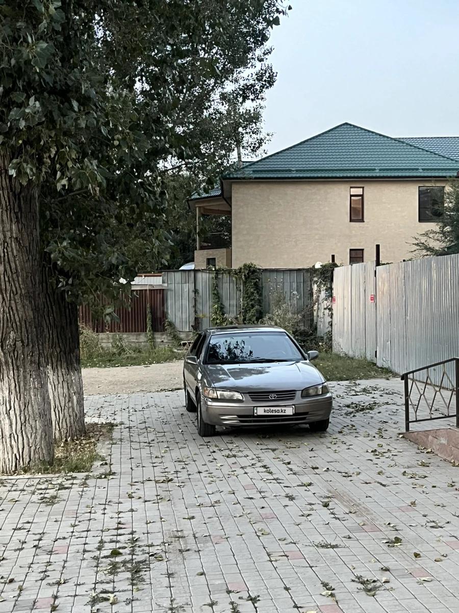 Toyota Camry 1998 г.