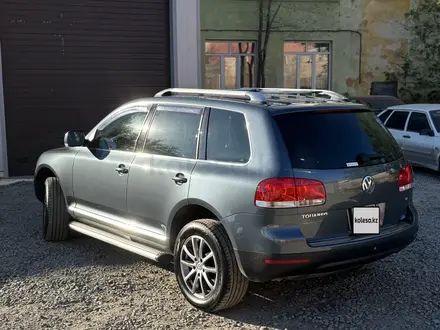 Volkswagen Touareg 2004 года за 5 500 000 тг. в Усть-Каменогорск – фото 2