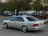 Mercedes-Benz E 55 AMG 1999 годаfor7 500 000 тг. в Тараз – фото 4