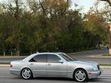 Mercedes-Benz E 55 AMG 1999 годаfor7 500 000 тг. в Тараз – фото 3