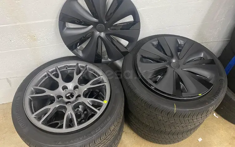 Комплект Колёс Tesla Model S (ORIGINAL) 255/45R19 + 285/40R19 за 2 000 тг. в Алматы