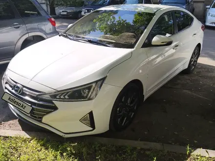 Hyundai Elantra 2019 года за 8 000 000 тг. в Алматы – фото 12