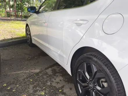 Hyundai Elantra 2019 года за 8 000 000 тг. в Алматы – фото 15