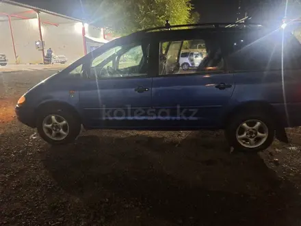 Volkswagen Sharan 1996 года за 2 500 000 тг. в Караганда – фото 4