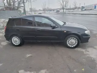 Nissan Almera