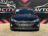 Hyundai Elantra 2019 годаfor8 450 000 тг. в Атырау – фото 2