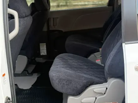 Toyota Sienna 2017 года за 15 200 000 тг. в Атырау – фото 8